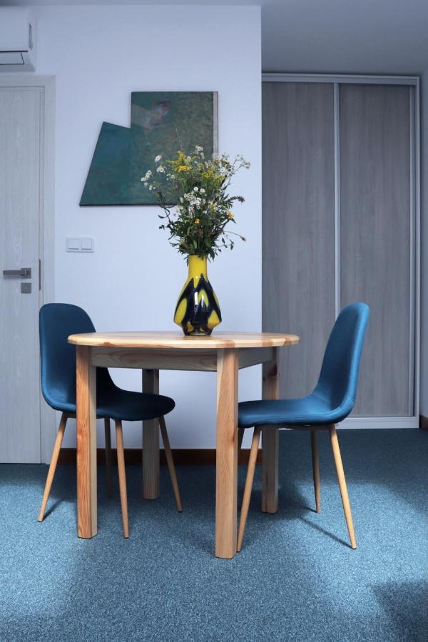 Artrooms Pokoje Goscinne Кросно Екстериор снимка